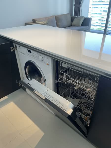 Scotts Square, 8 Scotts Road, 1 Bedroom, 624 sqft, Apartment For Rent, by Li Meng Chen, 24762113 - PropertyGuru.com.sg