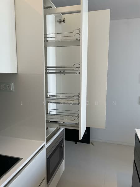 Scotts Square, 8 Scotts Road, 1 Bedroom, 624 sqft, Apartment For Rent, by Li Meng Chen, 24762113 - PropertyGuru.com.sg