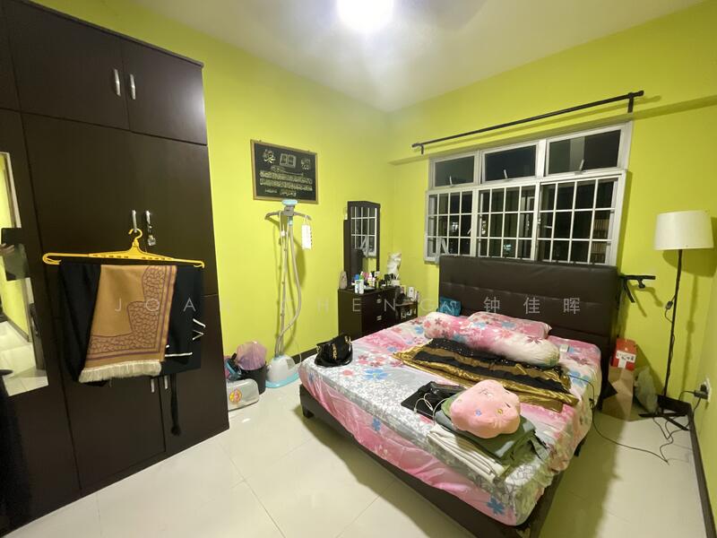 561A Jurong West Street 42 HDB Flat For Sale at S 448,000