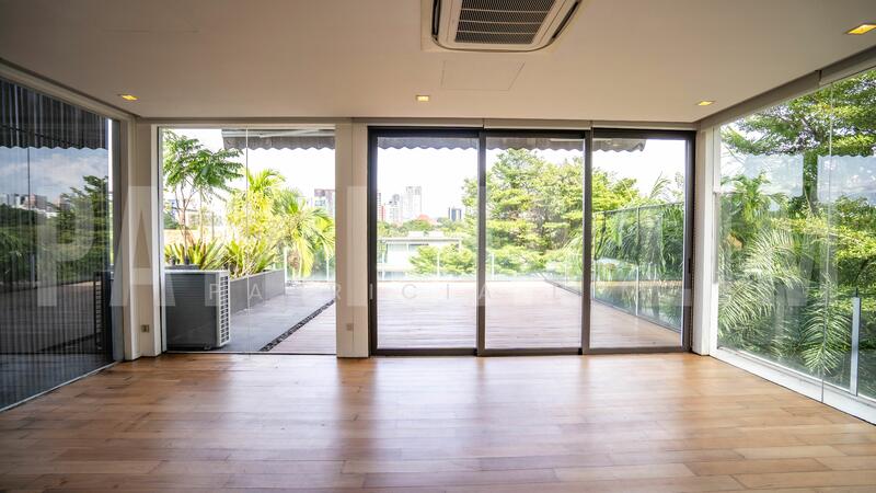 For Rent - ❤️❤️GCB Chatsworth vicinity 2/s with basement and attic. Modern design 7 ensuite rooms, huge pool