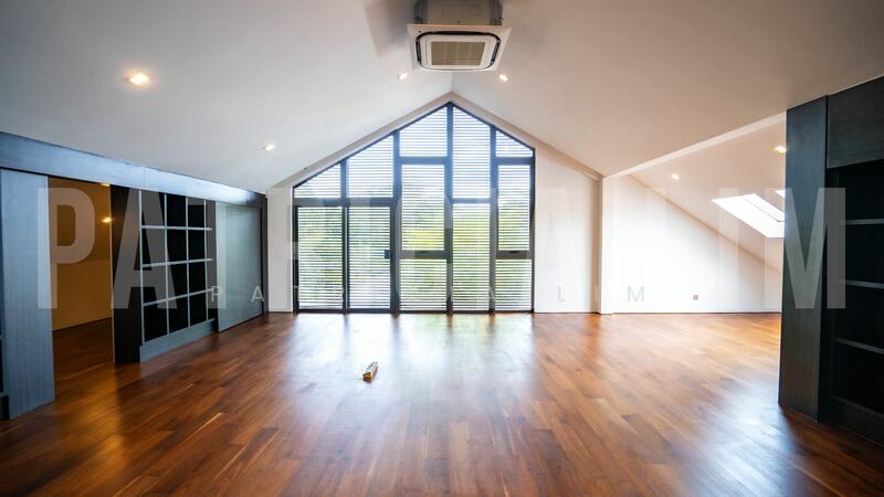 For Rent - ❤️❤️GCB Chatsworth vicinity 2/s with basement and attic. Modern design 7 ensuite rooms, huge pool