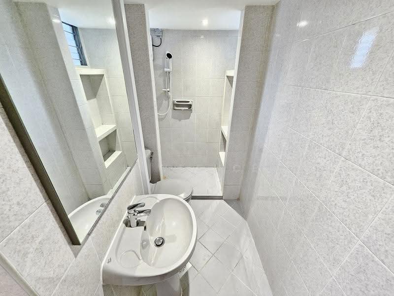 Chancery Court, 36B Dunearn Road, Newton / Novena, 3 Bedrooms, 2,271 sqft, Condominium For Rent, by Lawrence Hong, 24771011 - Bathroom - PropertyGuru.com.sg