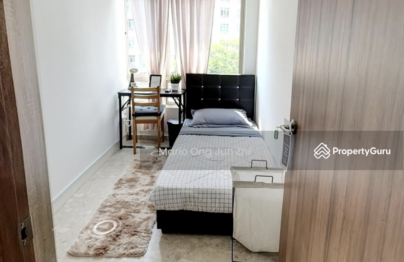 CR2 BEDROOM 