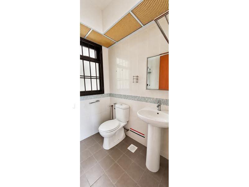 650 Ang Mo Kio Street 61, 650 Ang Mo Kio Street 61, Ang Mo Kio / Bishan / Thomson, 2 Bedrooms, 721 sqft, HDB Flat For Rent, by Jason Low, 24779392 - Bathroom - PropertyGuru.com.sg