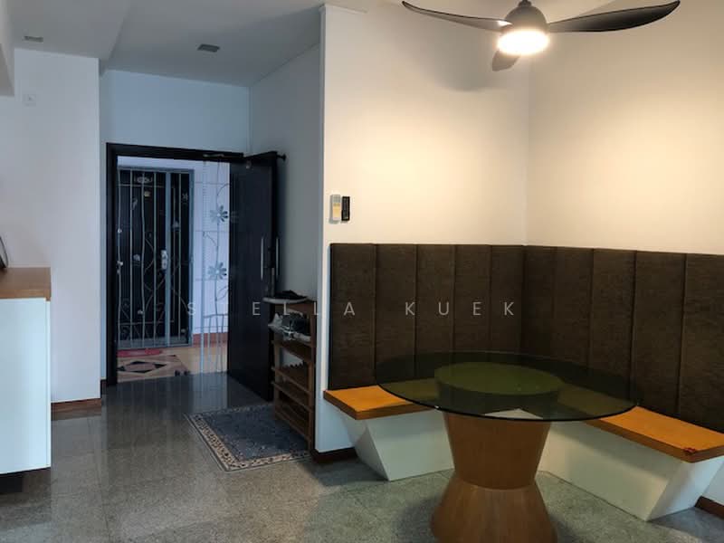 The Mornington, 16 Saint Michael's Road, Room Rental, 270 sqft, Condominium For Rent, by Stella Kuek, 24780537 - Living Hall - PropertyGuru.com.sg