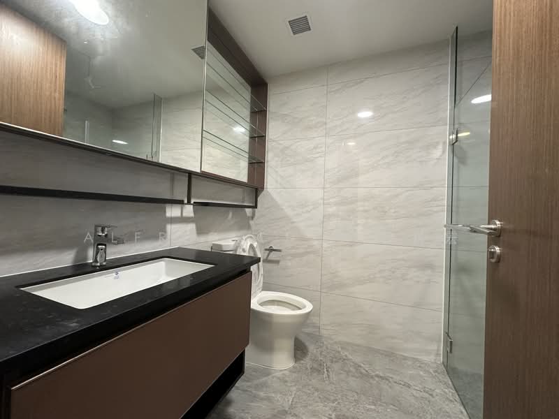 Normanton Park, 61 Normanton Park, 2 Bedrooms, 732 sqft, Condominium For Rent, by Alfred Chee 徐仲宏, 24780779 - Common Bathroom - PropertyGuru.com.sg