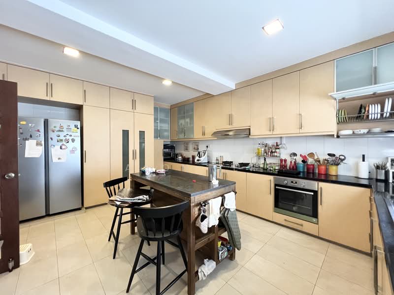 Lien Towers, 21 Holland Park, 5 Bedrooms, 5,048 sqft, Apartment For Rent, by Jason Sern, 24781610 - PropertyGuru.com.sg