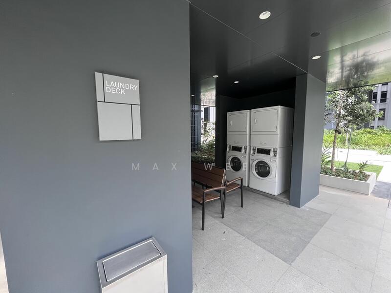 Dryer and washing machine $5 per wash/dry