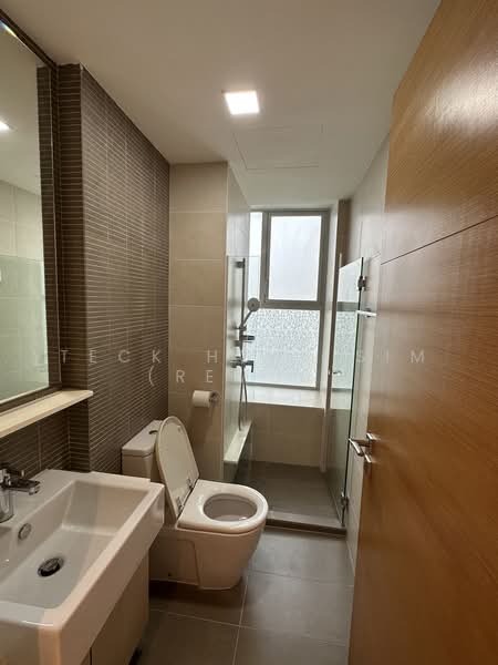 The Esta, Amber Gardens, 3 Bedrooms, 1,173 sqft, Condominium For Rent, by Teck Huat Sim (Remus), 24786321 - Common toilet - PropertyGuru.com.sg