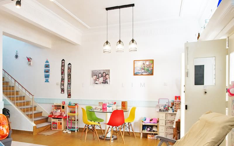 Lorong Pisang Hijau, , 3 Bedrooms, 2,500 sqft, Terraced House For Rent, by Eve Lim, 24787538 - PropertyGuru.com.sg