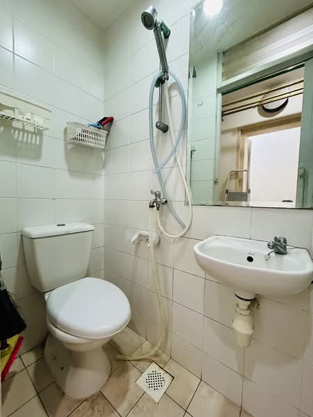 Yishun Emerald, 32 Canberra Drive, 3 Bedrooms, 1,206 sqft, Condominium For Rent, by Alice Ng 黄素芳, 24788076 - PropertyGuru.com.sg