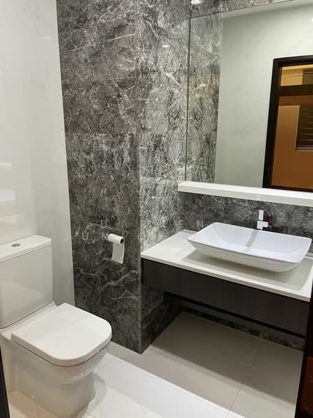 The Hillier, 2 Hillview Rise, 2 Bedrooms, 818 sqft, Condominium For Rent, by Darren Junior Ang, 24788239 - PropertyGuru.com.sg
