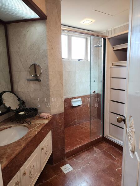 Master bedroom Attached Toilet