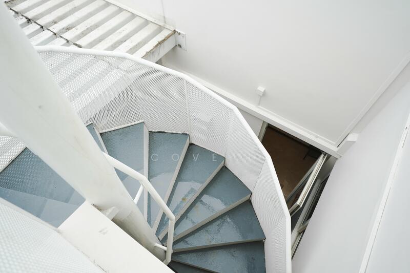 Ritz @ Farrer, 142 Race Course Road, Room Rental, 140 sqft, Apartment For Rent, by Cove, 24789848 - Staircase to upper deck - PropertyGuru.com.sg