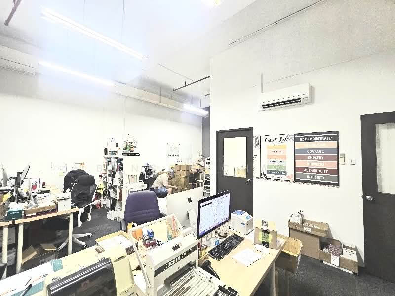 Tai Seng MRT 6 mins walk upper floor unit with own toilet front and back loading entrance, Joo Seng Road, 3,500 sqft, Warehouse For Rent, by Benson Chan, 24790000 - CommercialGuru.com.sg