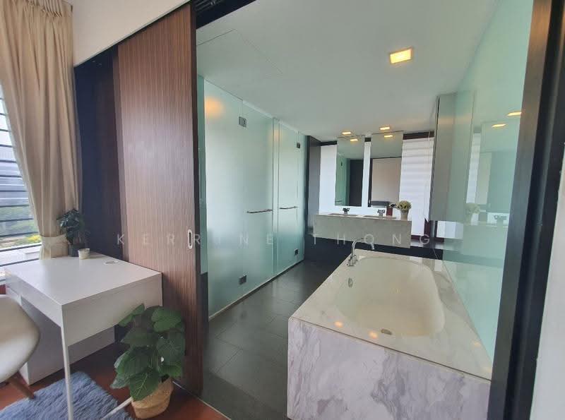 Nomu, 20 Handy Road, Orchard / River Valley, Room Rental, 180 sqft, Condominium For Rent, by Kerrine Thong, 24793869 - Masterbedroom bathroom - PropertyGuru.com.sg