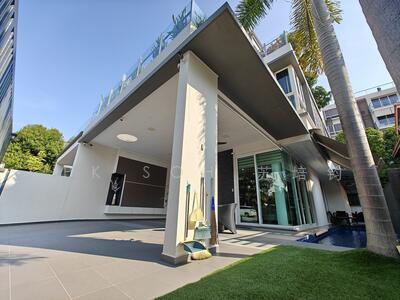 For Sale - Opera Estate multi-gen Semi D. Elderly friendly. With Lift and solar powered. Almost like new!