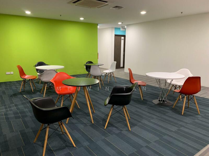 Inno Centre, 1003 Bukit Merah Central, 624 sqft, Light Industrial (B1) For Rent, by Merwin Tan, 24795871 - Table and chairs for discussion - CommercialGuru.com.sg