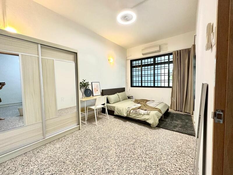 Room with balcony for rent in Quemoy Road, 39 Quemoy Road, Room Rental, 150 sqft, Terraced House For Rent, by Priscilla Tan, 24795907 - PropertyGuru.com.sg