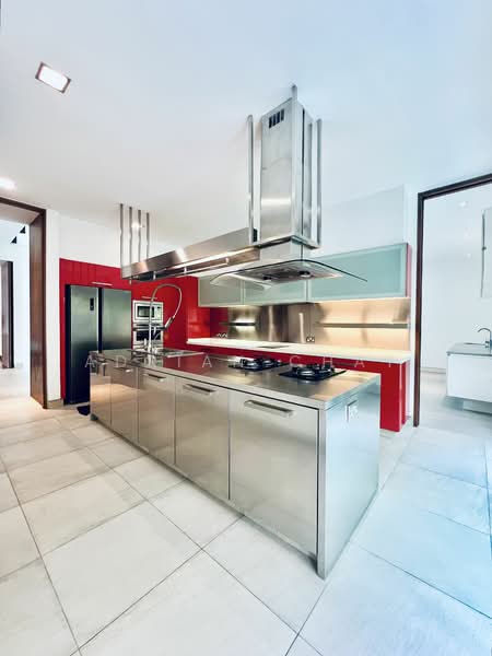 Detached Bungalow near Singapore Botanic Gardens, Coronation, King’s, Queen’s, Prince, Lutheran Road, 6 Bedrooms, 7,000 sqft, Bungalow House For Rent, by Adrian Chay, 24796388 - PropertyGuru.com.sg