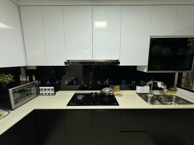 Fully equipped Kitchen and Service Yard 
