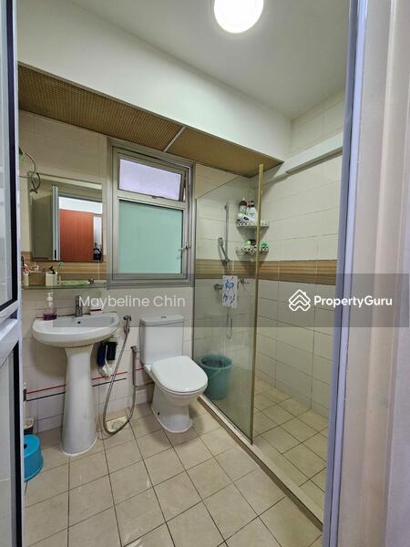 Master Bedroom Toilet 