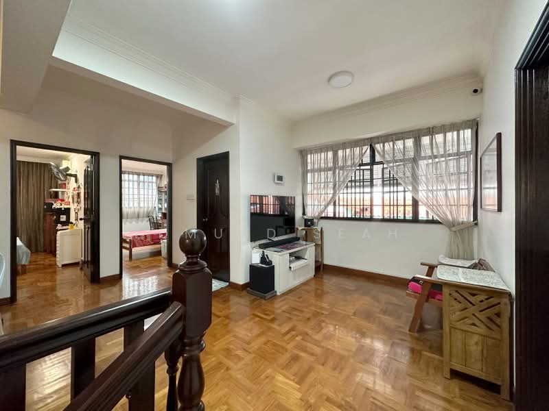★ 3 Storey Corner-Terrace ★ Create your dream home to fit your lifestyle perfectly! ★, Phillips Avenue, 6 Bedrooms, 4,200 sqft, Corner Terrace For Sale, by Edmund Seah, 24800061 - PropertyGuru.com.sg