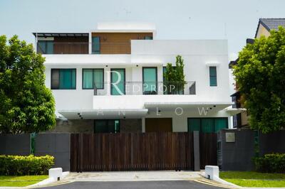 For Sale - ⭐️Frankel Estate Bungalow⭐️ Good As New, Wide Frontage w Lift! View Now!