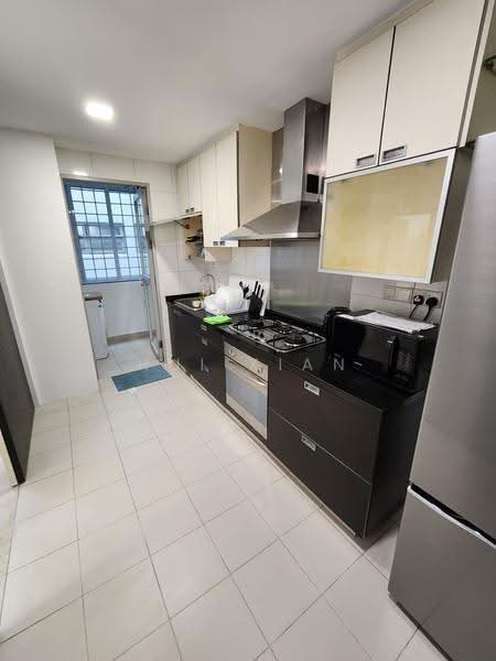 The Linear, 884 Upper Bukit Timah Road, Dairy Farm / Bukit Panjang / Choa Chu Kang, Room Rental, 95 sqft, Apartment For Rent, by Hui Xian, 24803686 - Kitchen - PropertyGuru.com.sg