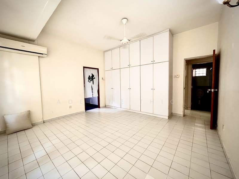 Cosy Quiet Fresh Air High Grd Bungalow at Jurong Park, , 4 Bedrooms, 3,100 sqft, Bungalow House For Rent, by Adeline Thio, 24808065 - PropertyGuru.com.sg