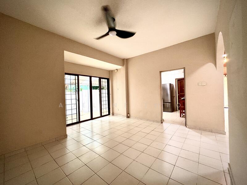 Cosy Quiet Fresh Air High Grd Bungalow at Jurong Park, , 4 Bedrooms, 3,100 sqft, Bungalow House For Rent, by Adeline Thio, 24808065 - PropertyGuru.com.sg