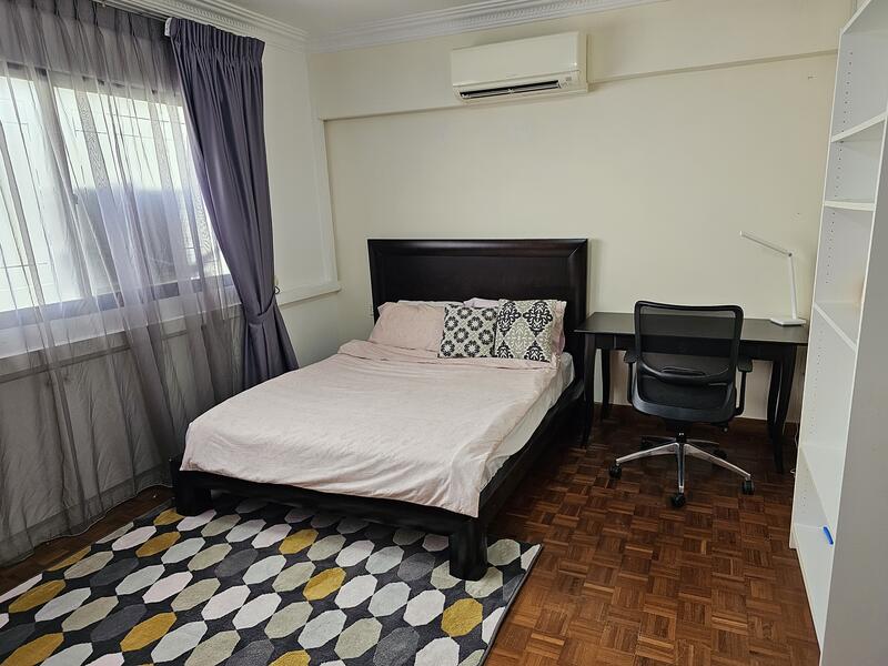 Pine Grove, 1B Pine Grove, Room Rental, 350 sqft, Condominium For Rent