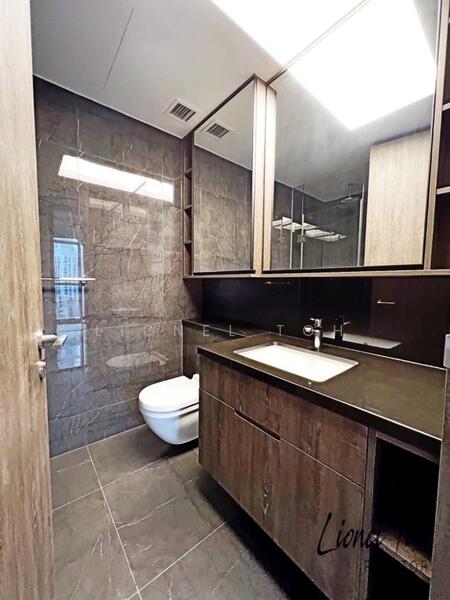 District 8, The M Condo, Common bathroom, Lionel Toh Realtor