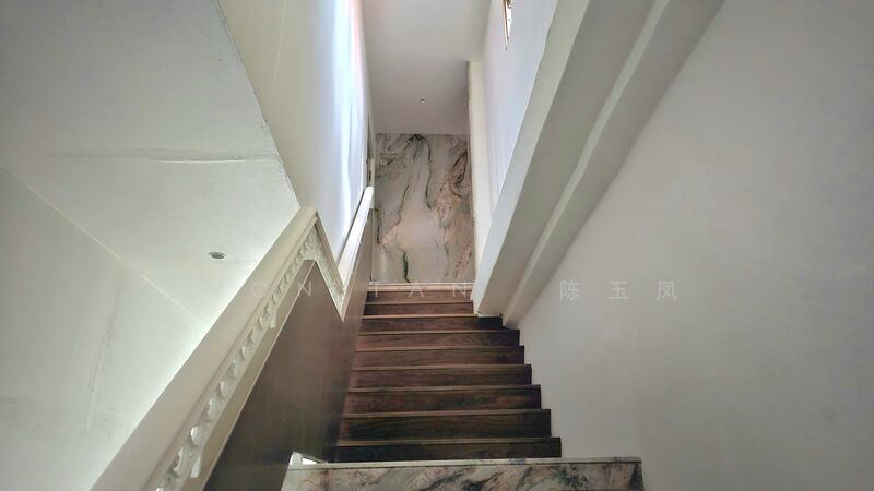 ✨ Luxuriously Renovated, Rare Shophouse Unit with Terrace | Circular Road | Raffles Place, Boat Quay, Gorgeous Shophouse Unit @ Circular Road, Boat Quay, 1,087 sqft, Shop / Shophouse For Rent, by Evon Tan 陈玉凤, 24809856 - CommercialGuru.com.sg
