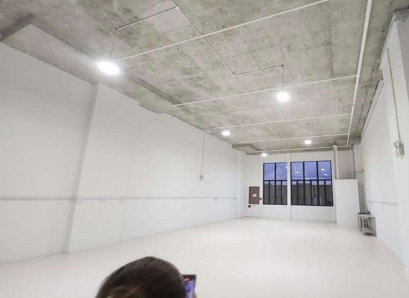 Ascent @ Gambas, 6 Gambas Way, Sembawang / Yishun, 1,733 sqft, Factory / Workshop (B2) For Rent, by Clarence Tan, 24813428 - Interior - CommercialGuru.com.sg