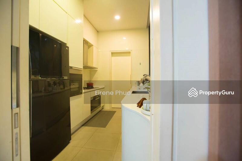 Wet kitchen with helper’s room and toilet at the back 