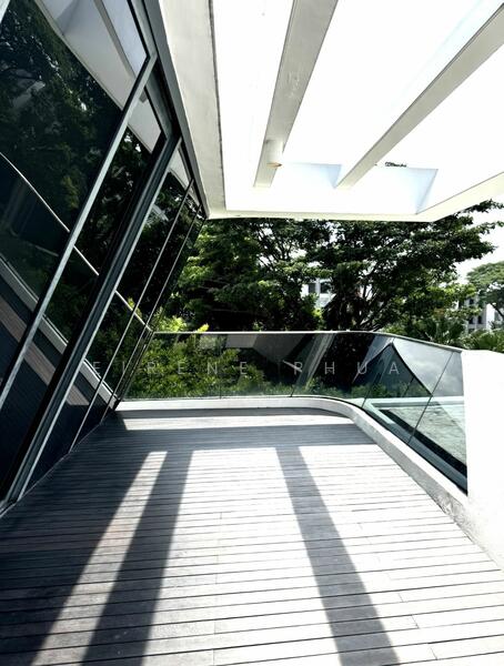 3rd floor: open terrace 