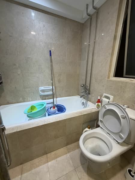 Burlington Square, 175 Bencoolen Street, 2 Bedrooms, 840 sqft, Apartment For Sale, by Angelina Tao, 24818206 - PropertyGuru.com.sg