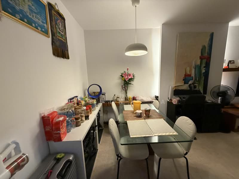 Burlington Square, 175 Bencoolen Street, 2 Bedrooms, 840 sqft, Apartment For Sale, by Angelina Tao, 24818206 - PropertyGuru.com.sg