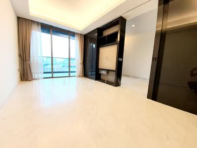 For Sale - Cairnhill Nine