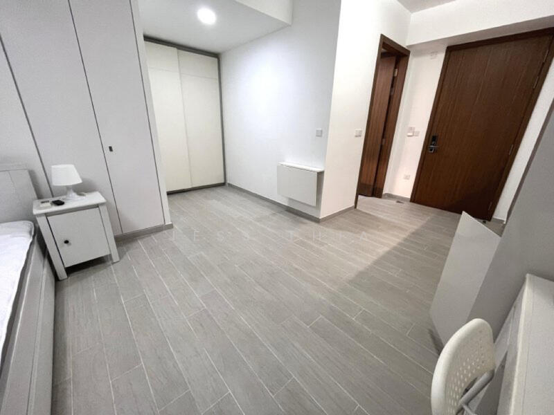 V ON SHENTON (FIVE ON SHENTON) @ Shenton Way MRT, Studio 1Rm +Balcony. High floor.