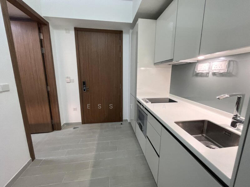 V ON SHENTON (FIVE ON SHENTON) @ Shenton Way MRT, Studio 1Rm +Balcony. High floor.