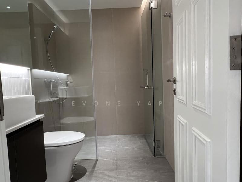Rare Chinatown Heritage Shophouse Home — Just 5 Mins to MRT, Mosque Street, Chinatown / Tanjong Pagar, 3 Bedrooms, 1,430 sqft, Apartment For Rent, by Evone Yap, 24825511 - PropertyGuru.com.sg