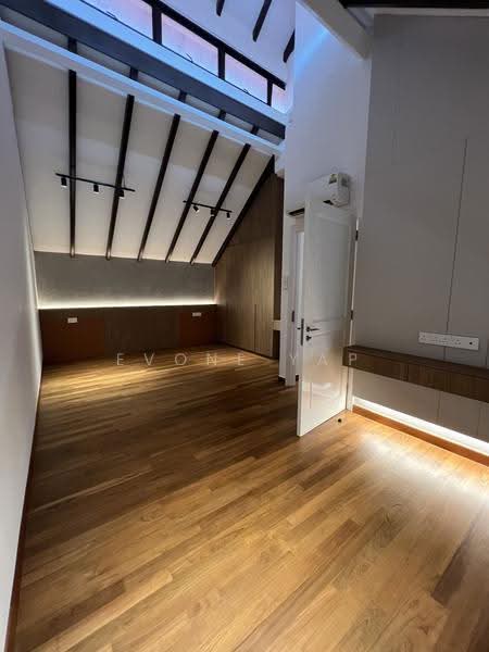 Rare Chinatown Heritage Shophouse Home — Just 5 Mins to MRT, Mosque Street, Chinatown / Tanjong Pagar, 3 Bedrooms, 1,430 sqft, Apartment For Rent, by Evone Yap, 24825511 - PropertyGuru.com.sg