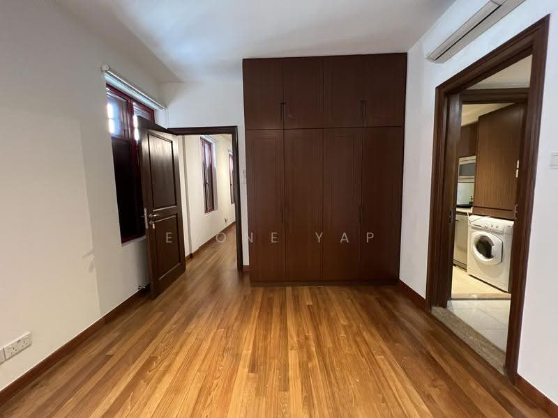 Rare Chinatown Heritage Shophouse Home — Just 5 Mins to MRT, Mosque Street, Chinatown / Tanjong Pagar, 2 Bedrooms, 910 sqft, Apartment For Rent, by Evone Yap, 24825790 - PropertyGuru.com.sg