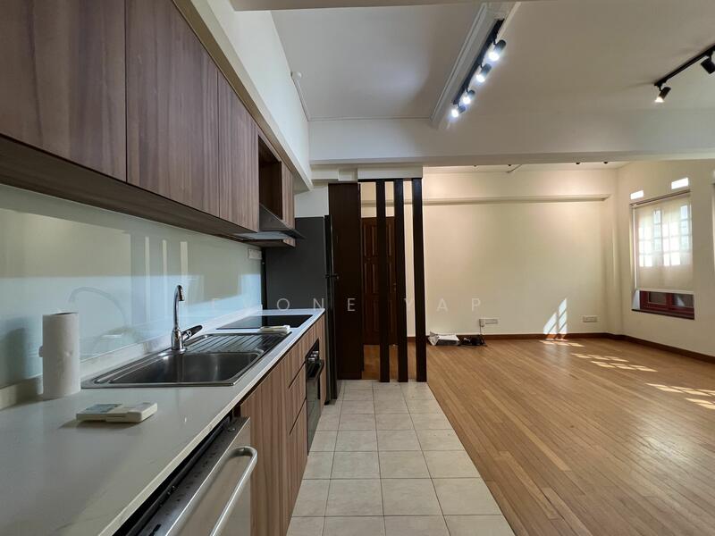 Rare Chinatown Heritage Shophouse Home — Just 5 Mins to MRT, Mosque Street, Chinatown / Tanjong Pagar, 2 Bedrooms, 910 sqft, Apartment For Rent, by Evone Yap, 24825790 - PropertyGuru.com.sg