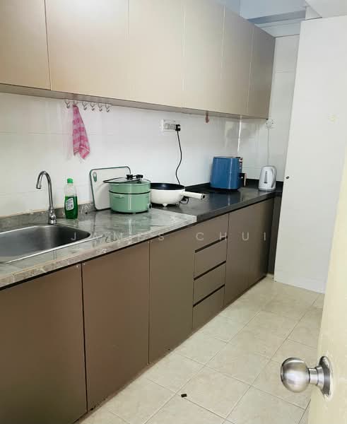 Lakeside Tower Apartment For Sale at S$ 1,785,000 | PropertyGuru Singapore