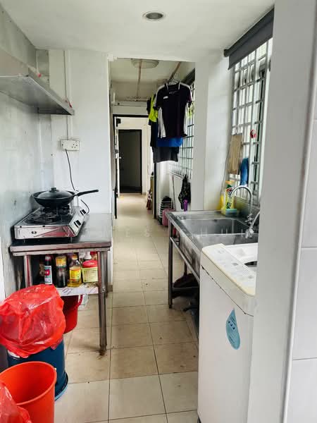 Lakeside Tower Apartment For Sale at S$ 1,785,000 | PropertyGuru Singapore