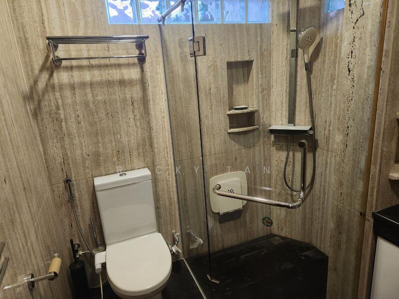 18) Shared Ensuite Toilet