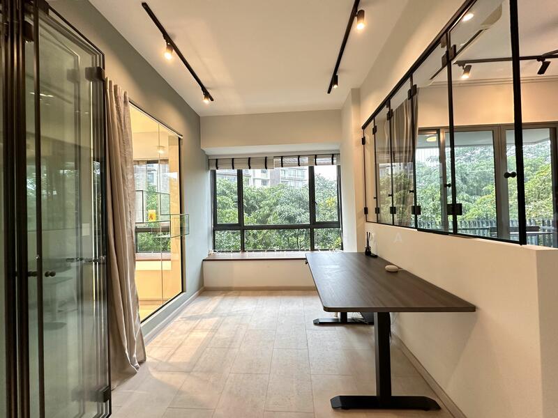 THIS COMMON ROOM IS IDEAL AS STUDY/WORK AREA! ALSO IDEAL FOR PET OWNERS!